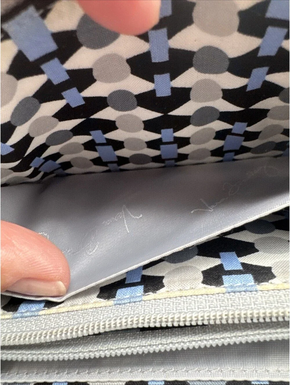 VERA BRADLEY Continental Wristlet Wallet Zip Around Blue/grey Leather Accordion